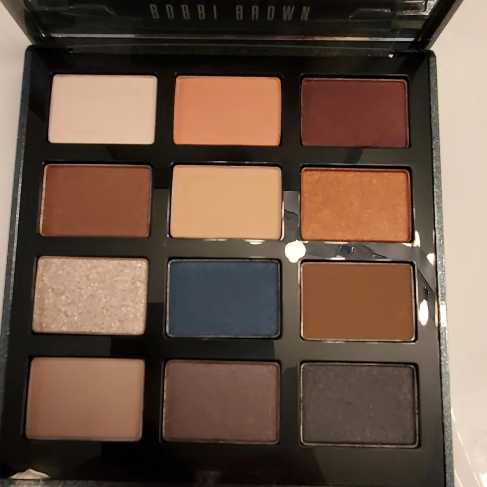 Bobbie brown will include brush